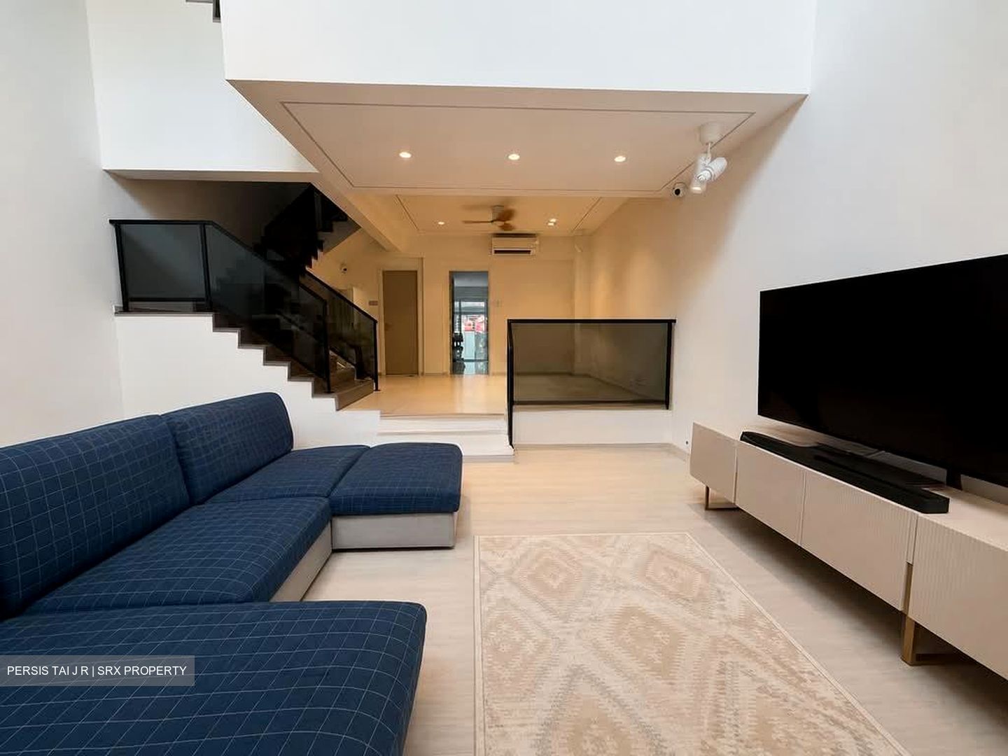 Eastwood Green (D16), Terrace #566564221